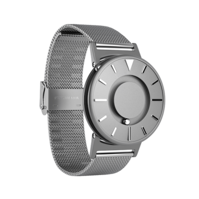 une montre tactile élégante avec un roulement à billes dans une fente circulaire.