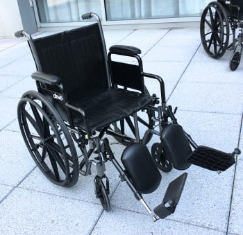 A manual wheelchair